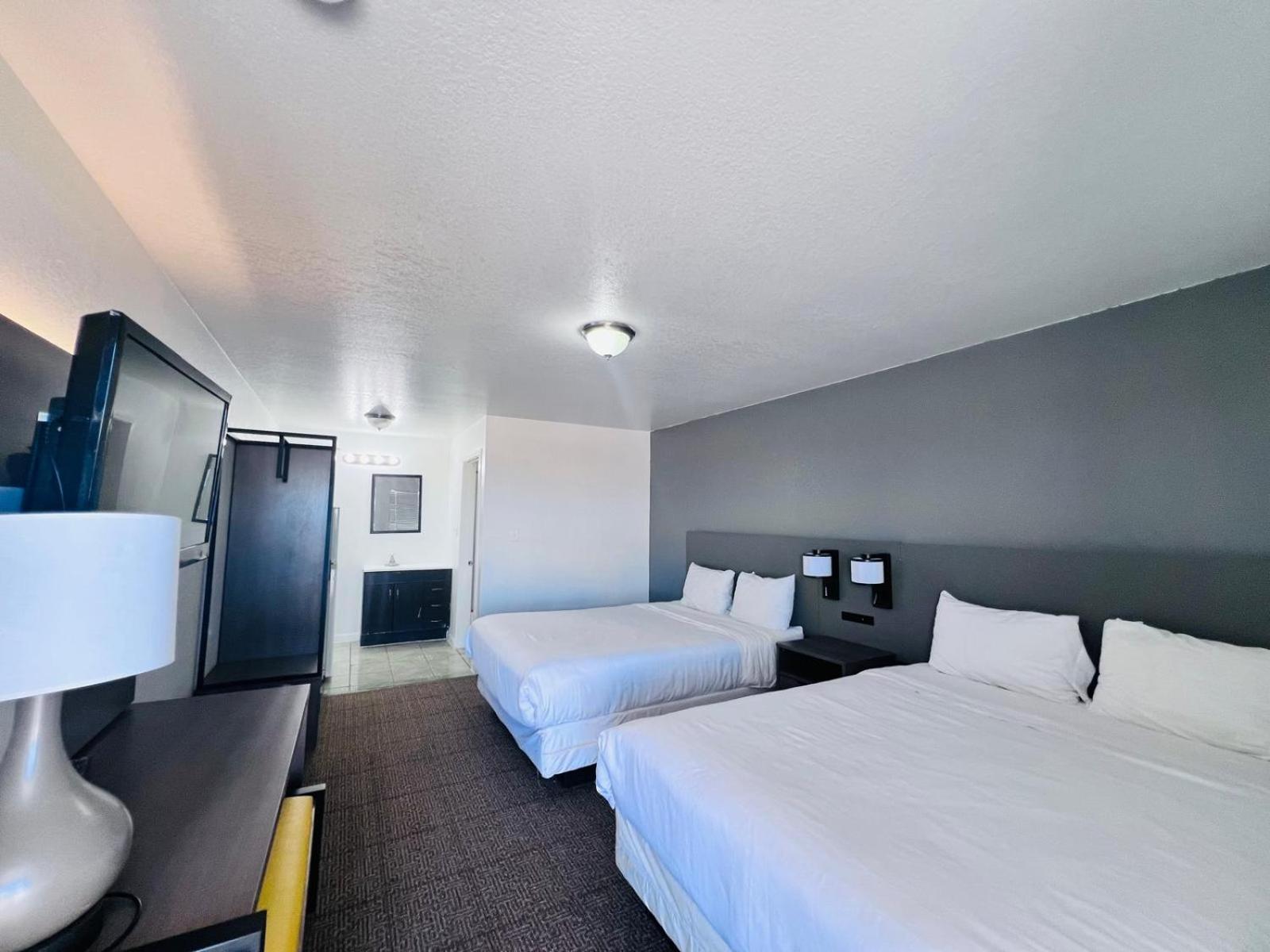 Oyo Garden Inn And Suites Pearsall I-35 East Exterior photo